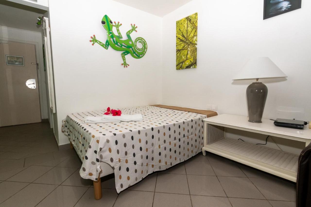 Studio En Duplex , Face A La Mer Le Gosier  Eksteriør billede