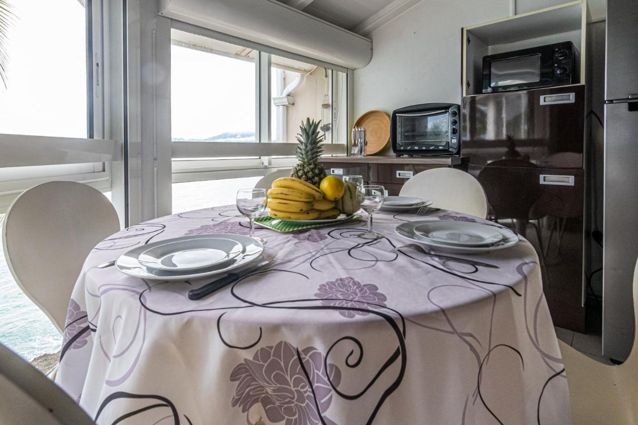 Studio En Duplex , Face A La Mer Le Gosier  Eksteriør billede
